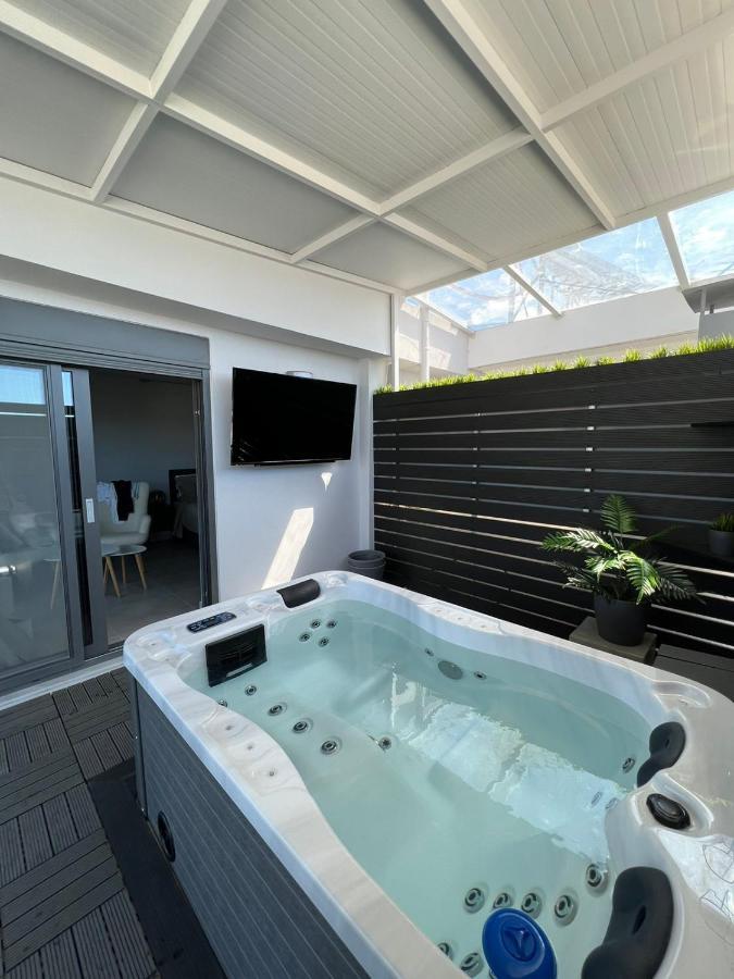 Loft Spa Greece - Enjoy Our Jacuzzi Kalamata Esterno foto