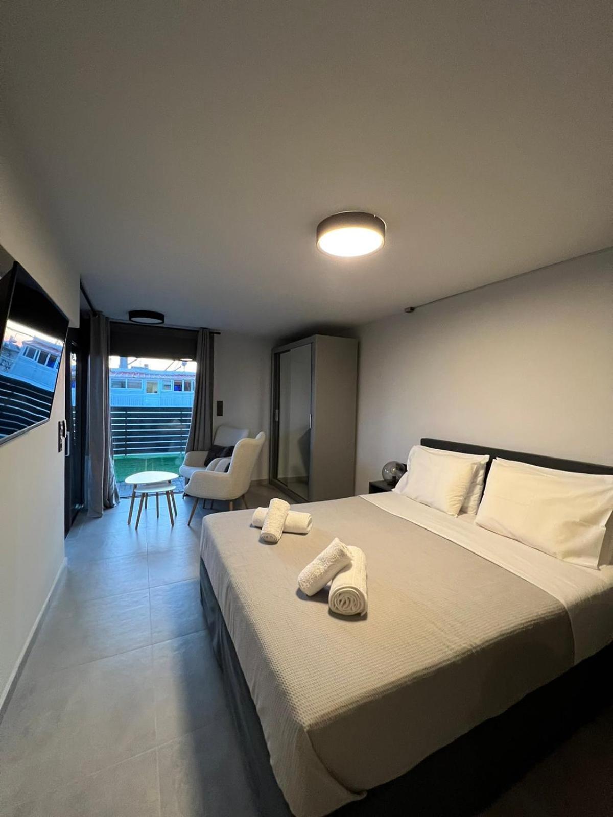 Loft Spa Greece - Enjoy Our Jacuzzi Kalamata Esterno foto